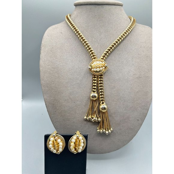 Vintage Signed HOBE Necklace & Earrings Set Thick Chain Tassel Gold Tone Pearls - Picture 4 of 10